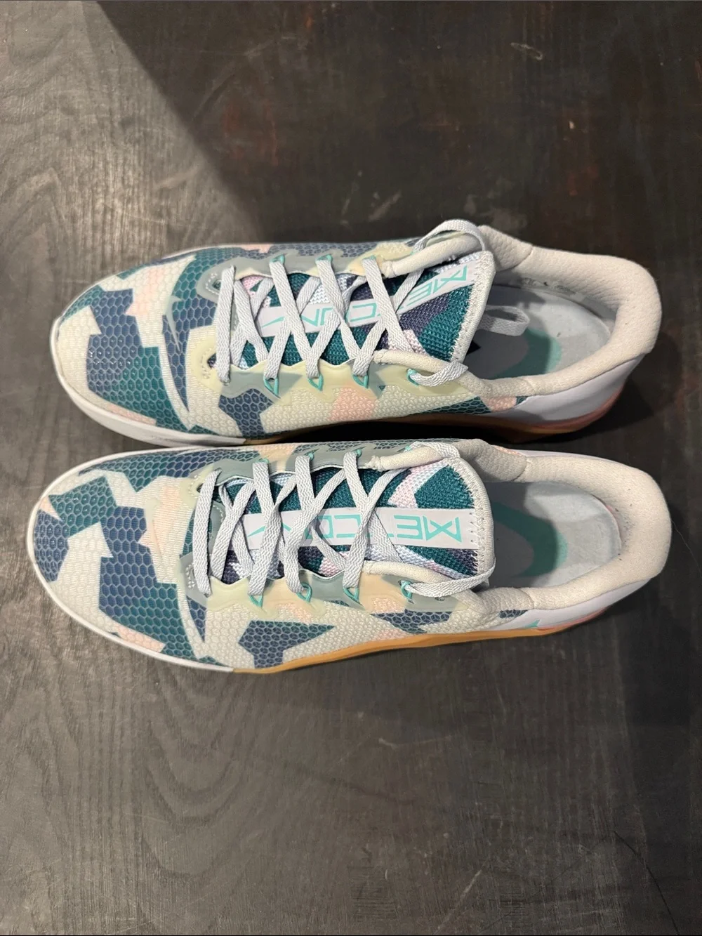 2020 Nike Metcon 5 'Football Grey Aurora Green